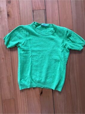 Cashmere Bright Green Short Sleeve Knit Top